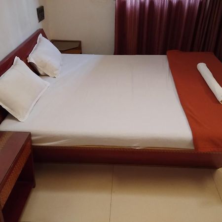 Agrawal Bhavan Budget Stay Only For Indians Мумбаї Екстер'єр фото