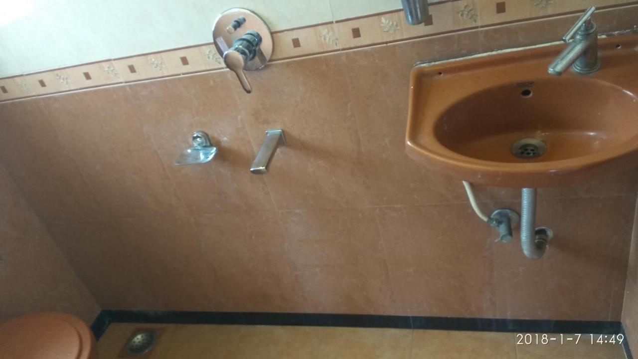 Agrawal Bhavan Budget Stay Only For Indians Мумбаї Екстер'єр фото